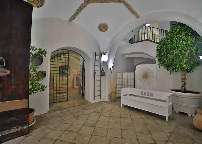 Palazzo Zacheo Bed and Breakfast