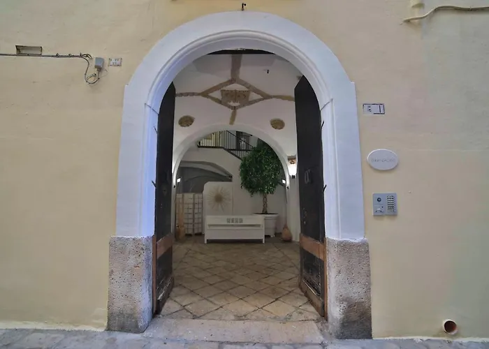 Palazzo Zacheo Bed & Breakfast 3*